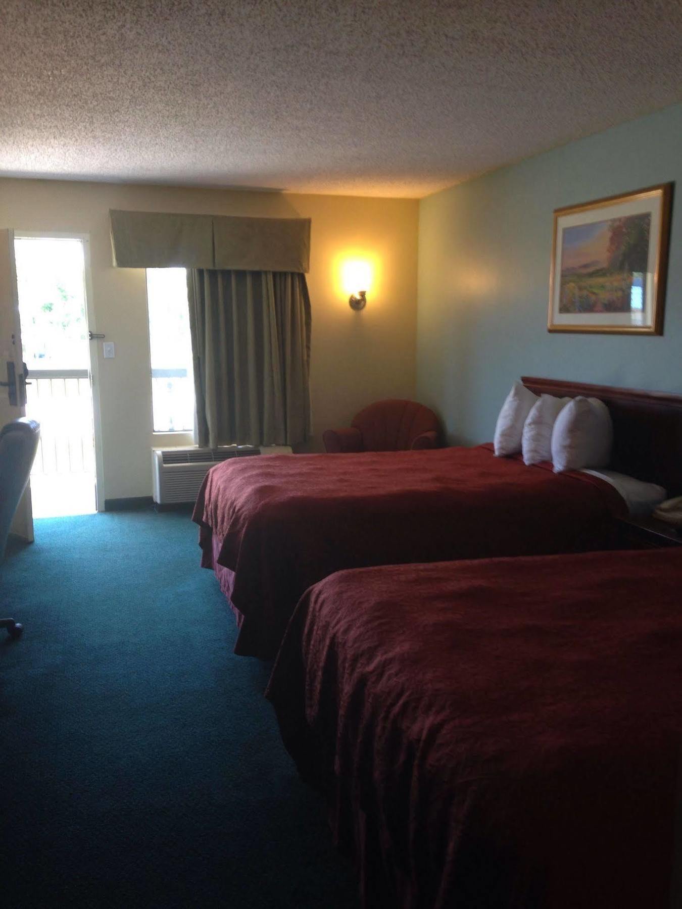 Econo Lodge Inn & Suites Ocean Springs - Biloxi Exterior photo